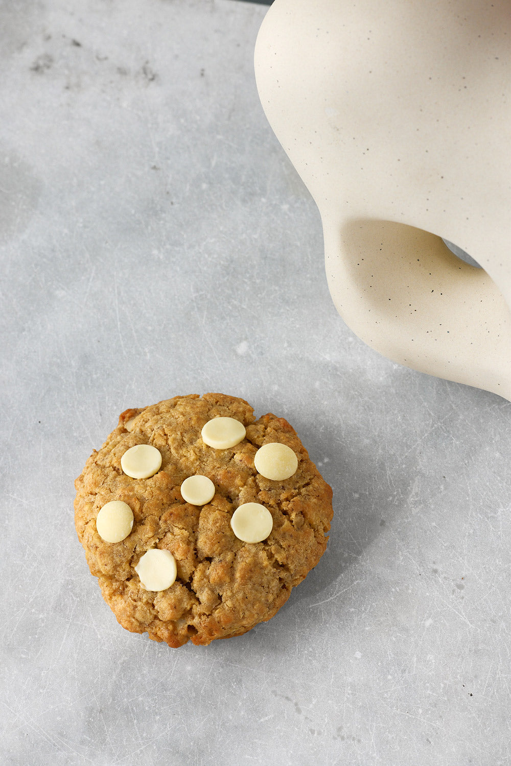 WHITE CHOC MACADAMIA MAGIC MEGA COOKIE